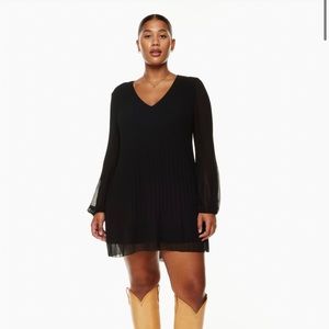 Aritzia Wilfred Daydreamer V Neck Dress